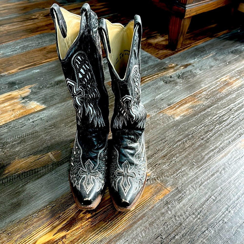 Black and white dress cowboy boots